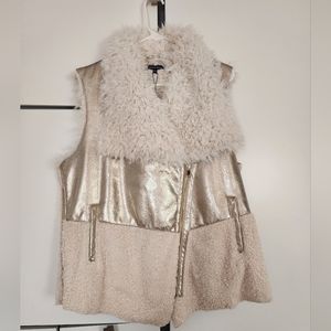 NWT.Athena Marie Womens Moto Vest GOLD AND CREAM  Sherpa SIZE XL.pit to Pit 22"